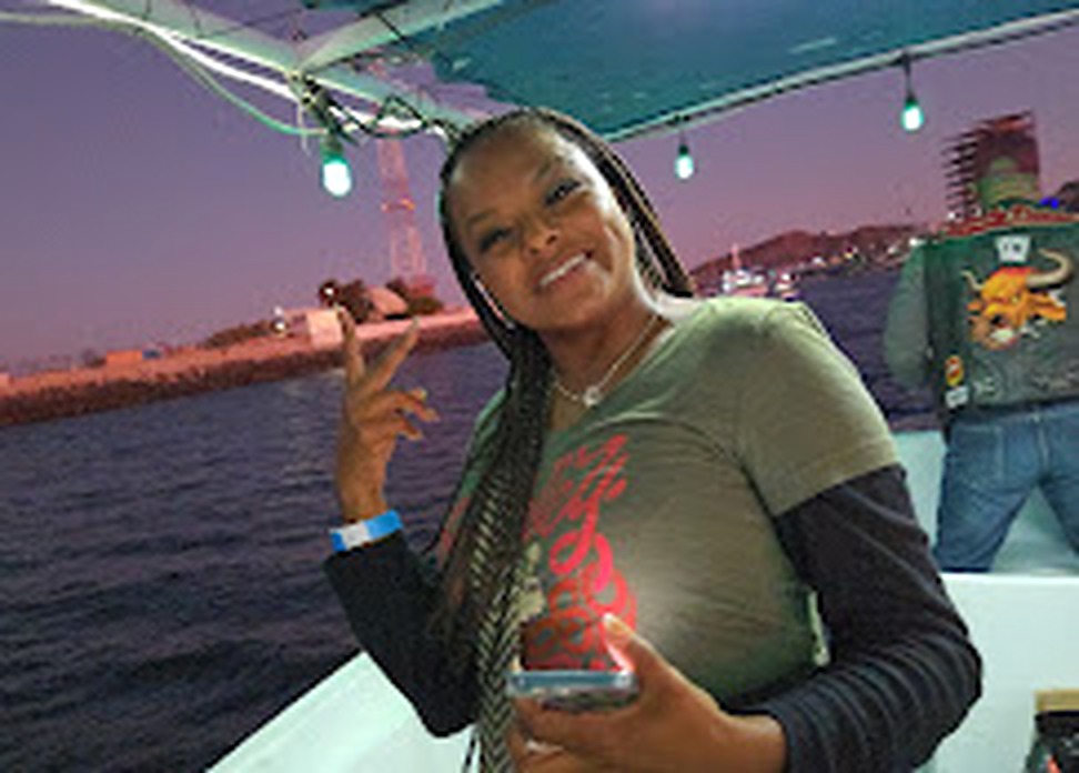 Guest enjoying the sunset aboard Ocean Pachanga